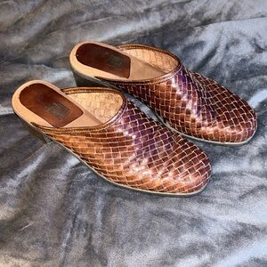 Braided leather mules